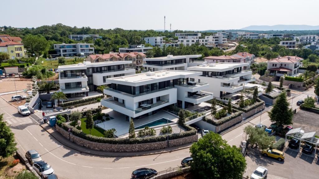 Hadrie Luxury Resort And Villas Azimut مالينسكا المظهر الخارجي الصورة